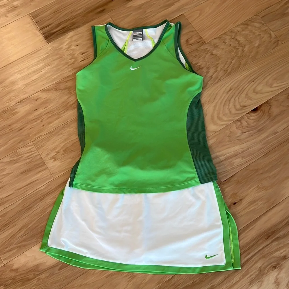 Like New Nike Tennis Outfit - Picture 1 of 9